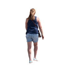 Femme adulte vue de dos en débardeur et short en jean, marchant un jour d’été en tenue légère