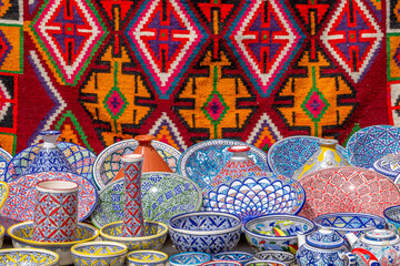 céramiques et tapis de Tunisie