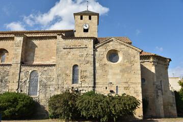 Obraz premium Contreforts de l'église Saint-Jacques à Béziers. France