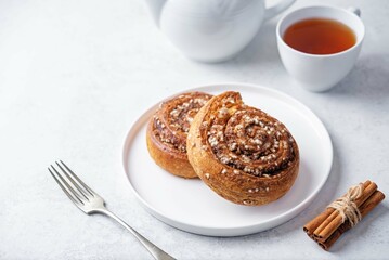 Cinnamon filling sugar topping cake rolls