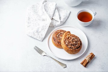 Cinnamon filling sugar topping cake rolls