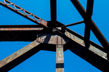 metal bridge 