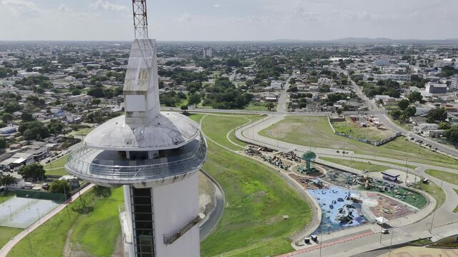 Drone slowly rises over observation deck as elevator goes down with Parque do Rio Branco in Boa Vista, Roraima, Brazil