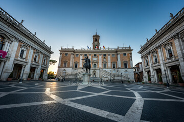 Obraz premium statue of monarch, Roma, Italy