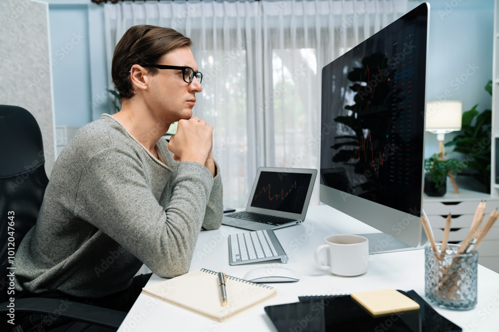 Aufkleber business trader using computer and laptop to search highest profit value of dynamic increased stock 