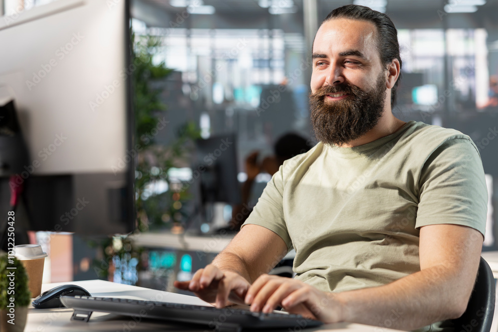 Aufkleber happy worker looking at pc monitor, satisfied after finding business insights to finish project task