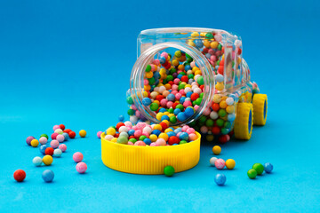 Transport containing many colorful spheres