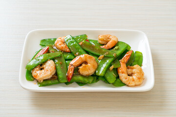 Stir-Fried Green Peas with Shrimp