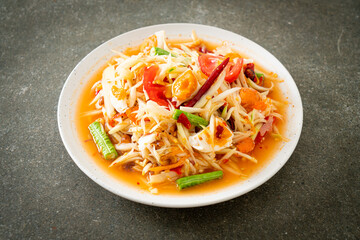 Som Tum - Thai Spicy green papaya salad with salty eggs