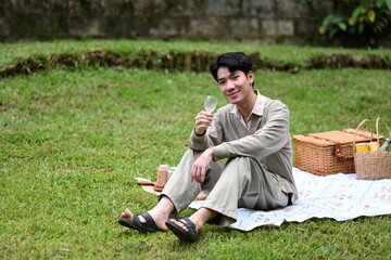 A Toast to Tranquility: Enjoying a Peaceful Picnic