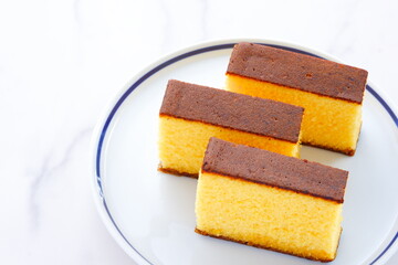 ポルトガルに由来する和菓子のカステラ
