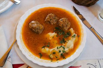 Ćufte u Paradajz Sosu Balkan-Style Meatballs in tomato sauce