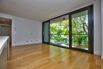 Fototapeta premium Empty Room Interior in A Luxury House 