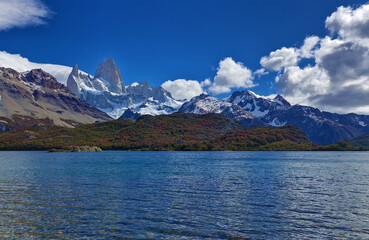 Laguna en ruta de Fitz Roy, Patagonia Argentina