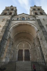 Twin towers, Romanesque tympanum, 1130, Cathedral of Saint Lazarus, Autun, Saône-et-Loire, France, Europe