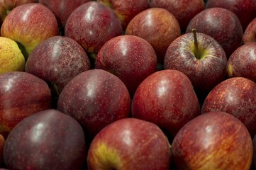 Red apples