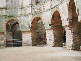 Ruiny zamku Krzyżtopór w Polsce