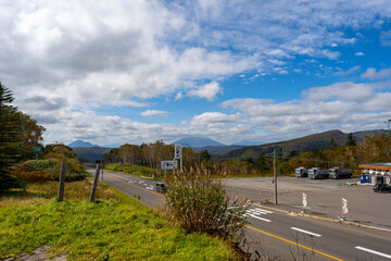 北海道の道路の風景　羊蹄山方面
