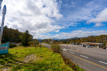 北海道の道路の風景　羊蹄山方面