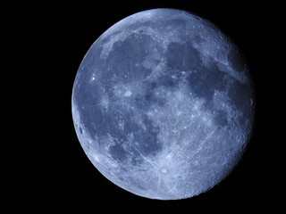 Earth moonshine looks beautiful in close-up