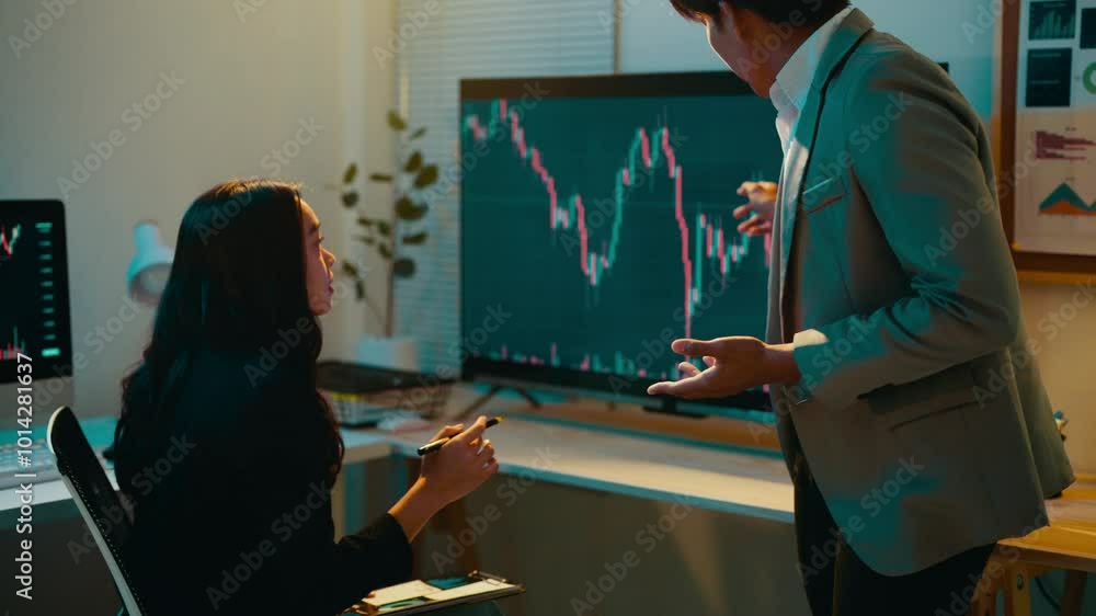 Aufkleber Financial advisor gesturing while explaining stock market fluctuations to an attentive client. Engaging discussion highlights key concepts of finance and investment strategies