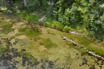 Fototapeta premium Top-down view from the Balecki bridge over the Cetina river