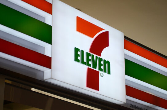 The light box of 7 eleven mini mart logo