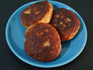 A typical Indonesian cake originating from Pemalang district, this cake is called kue kamir
