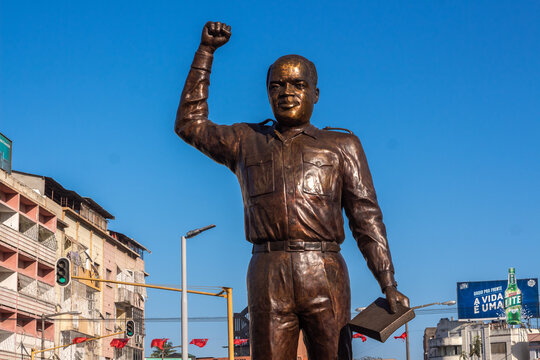 Statue of Eduardo Mondlane, African revolutionary and founder of Mozambican Liberarion Front (FRELIMO)