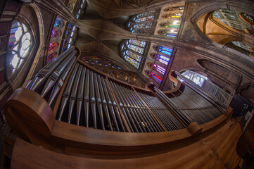 Intérieur de la Cathédrale Saint Etienne dans la ville de Metz en Moselle. On peut voir les...