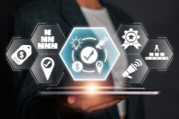 Visual representation of the marketing mix concept with icons for product, price, place, promotion, people, process, and physical evidence.