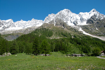 A beautiful landscape of the Monte Bianco valley with the highest mountain in Europe as key subject