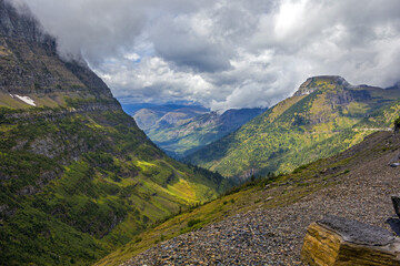 Obraz premium Mountainous scenery in Glacier National Park, Montana