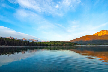 Obraz premium Pyramid Lake in the Early Morning