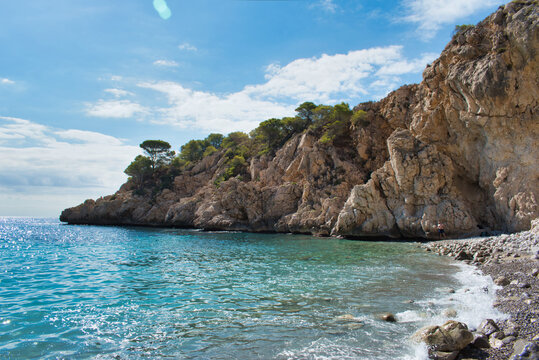 Verano en el mar mediterr&aacute;neo - cala de Altea