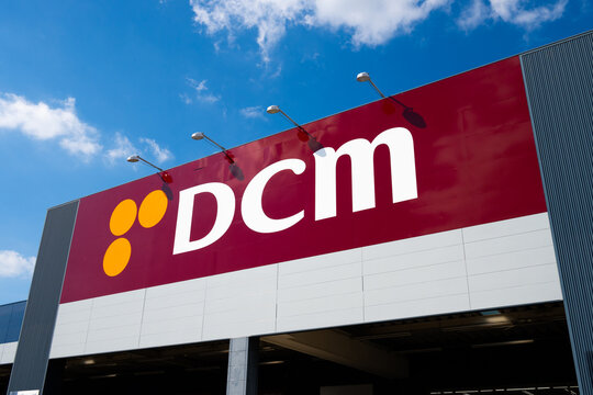 DCM 企業の看板 ロゴマーク