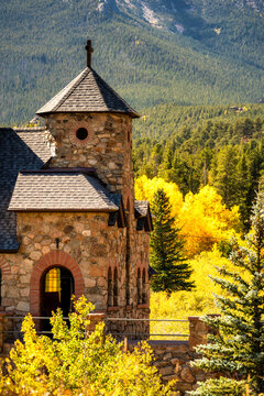 Fall colors and autumn in Rocky Mountain National Park, Colorado. Estes Park, Colorado.