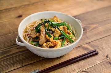 豚ニラ素麺