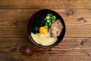 オクラとトロロ、納豆の腸活丼