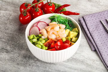 Hawaian cuisine - Poke with cocktail shrimps