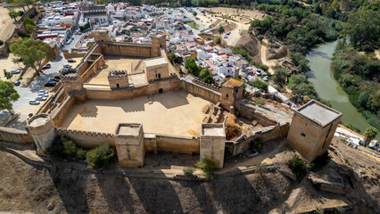 Vista a&eacute;rea del castillo de Alcal&aacute; de Guada&iacute;ra