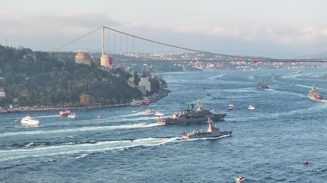 Turkish Flag ind October 29 Republic Day Celebrations (29 Ekim Cumhuriyet Bayramı Kutlamaları) Drone Video, July 15 Martyrs Bridge &Ccedil;engelk&ouml;y, &Uuml;sk&uuml;dar Istanbul, Turkey (Turkey)