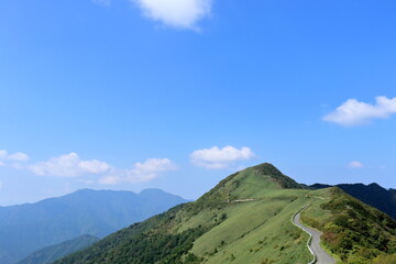 UFOライン　天空の道　夏から秋へ　（高知県　瓶ヶ森林道）