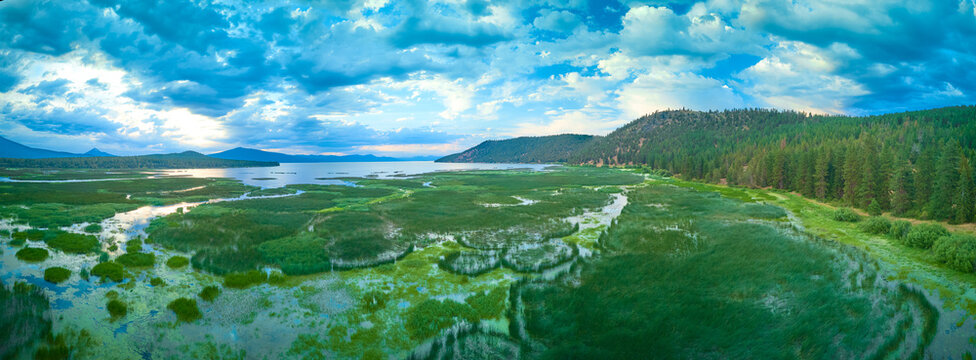 Panorama of Klamath Lake from Eagle Ridge County Park, Oregon.