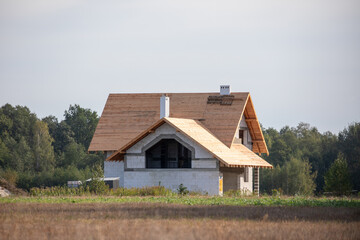 Budowa domu jednorodzinnego. Budowa domu z poddaszem użytkowym. Budowa domu. Polskie Prawo Budowlane. Budownictwo . © Leszek Szelest