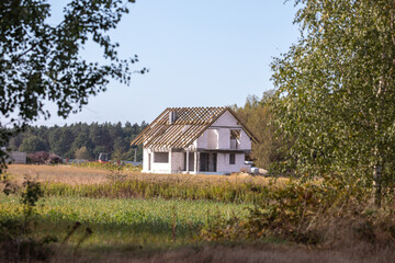 Budowa domu jednorodzinnego. Budowa domu z poddaszem użytkowym. Budowa domu. Polskie Prawo Budowlane. Budownictwo . © Leszek Szelest