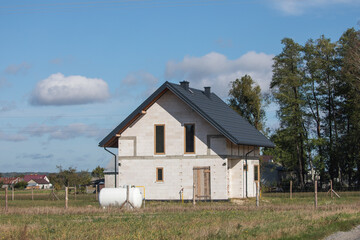 Budowa domu jednorodzinnego. Budowa domu z poddaszem użytkowym. Budowa domu. Polskie Prawo Budowlane. Budownictwo . © Leszek Szelest