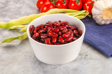 Canned red bean in the bowl