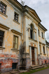 Fototapeta premium The ruins of the Tolstoy estate in Belarus on a cloudy summer day