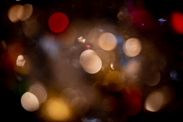 Background christmas tree is broken.